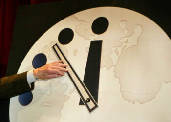 Cientistas alertam: A humanidade está a beira da autodestruição em 2024